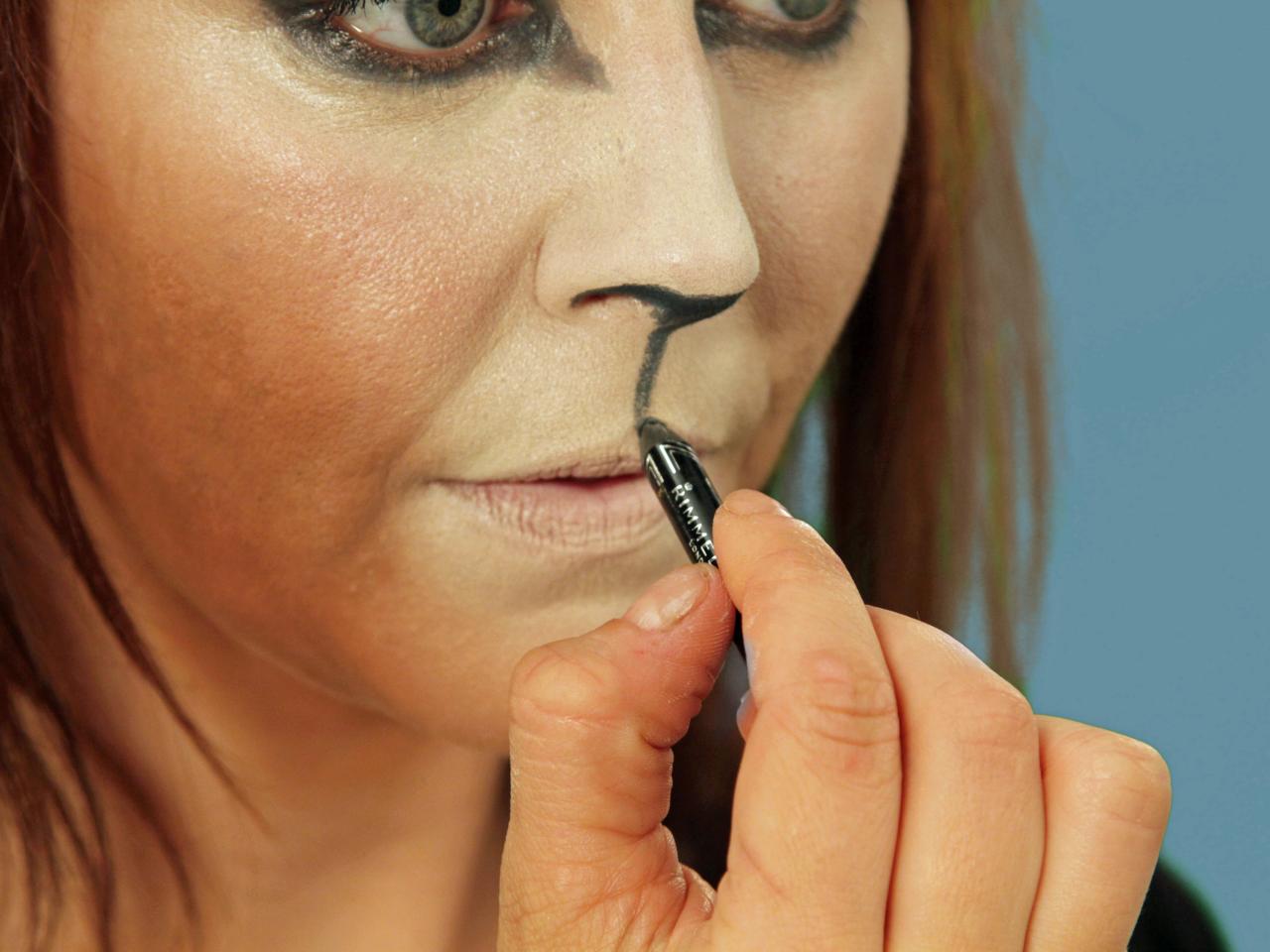 easy-cat-makeup-tutorial-for-halloween-makeup