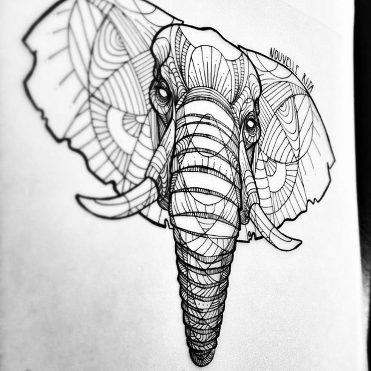 Геометрическое тату слона