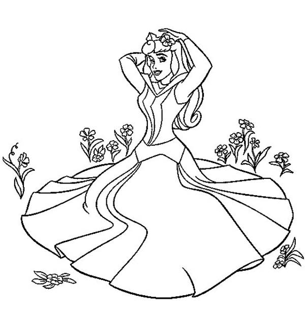 600x612 Princess Aurora Sitting On The Grass In Sleeping Beauty Coloring