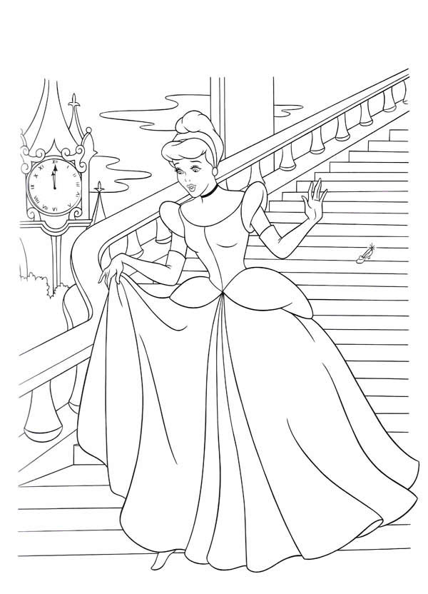 600x832 Cinderella Flees From Prince Charming Castle In Cinderella