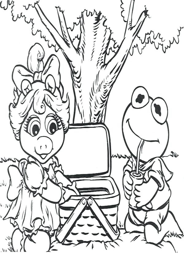 600x825 Miss Piggy Coloring Pages Going Picnic With Miss Piggy Babies