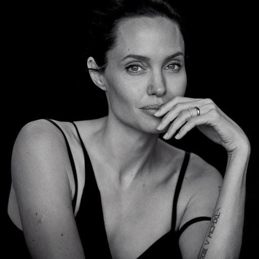 Juicy Crones Angelina Jolie, Angelina