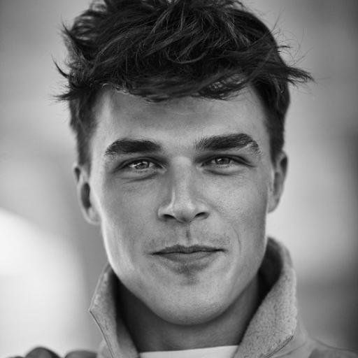 Finn Wittrock Charming Men