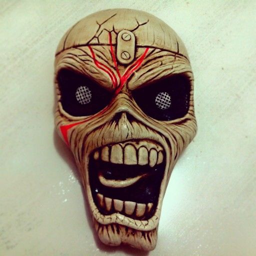 Mascara Do Iron Maiden Modelada Na Clay E Feita Com Fibra De Vidro