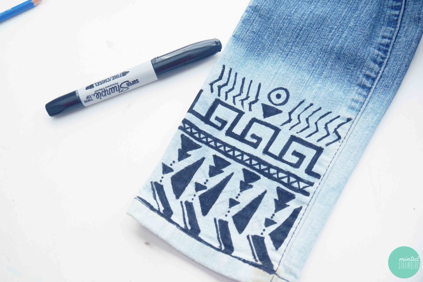 1600x1069 Diy Bleach Dipped Aztec Jeans