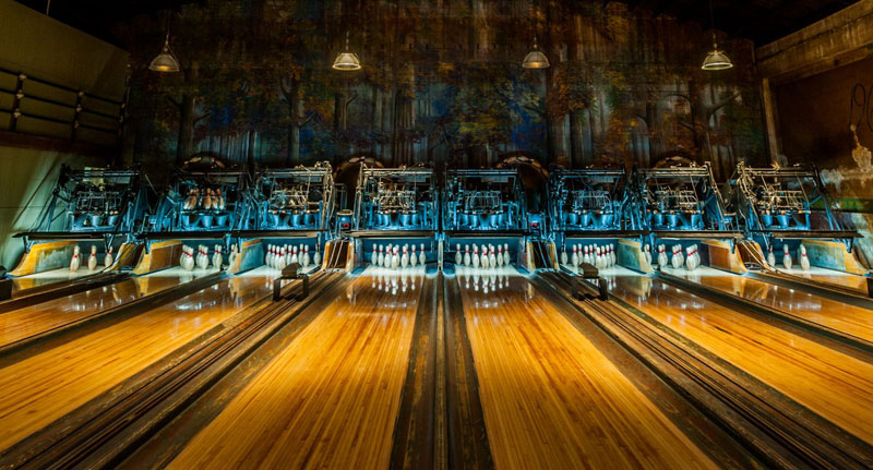 800x431 This Vintage 1927 Steampunk Bowling Alley Looks Amazing