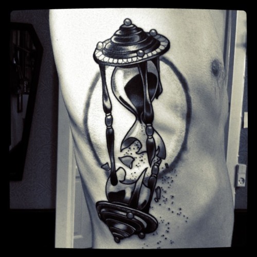500x500 Broken Hourglass