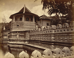 250x196 The Buddhist Temple