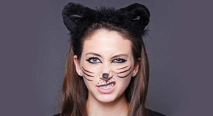 700x383 Why Black Liner Is Your Best Friend This Halloween