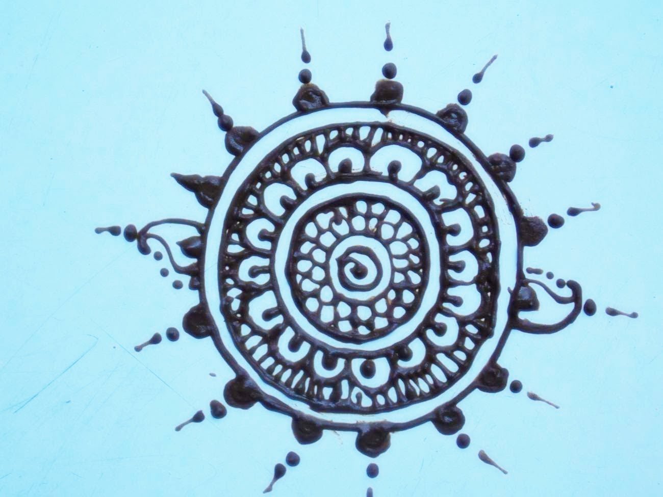 1300x975 Henna Circle Drawing