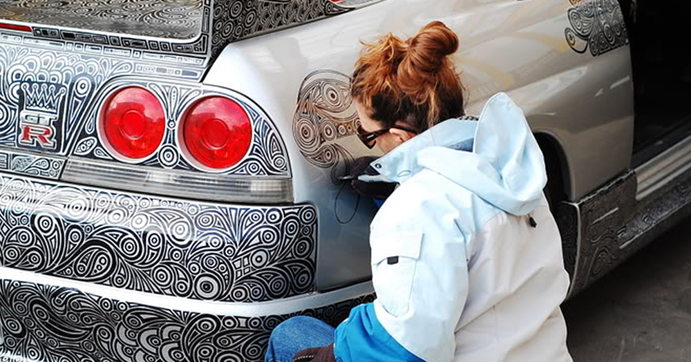 1000x524 Guy Lets His Artist Wife Doodle With Sharpie Pen On His Nissan