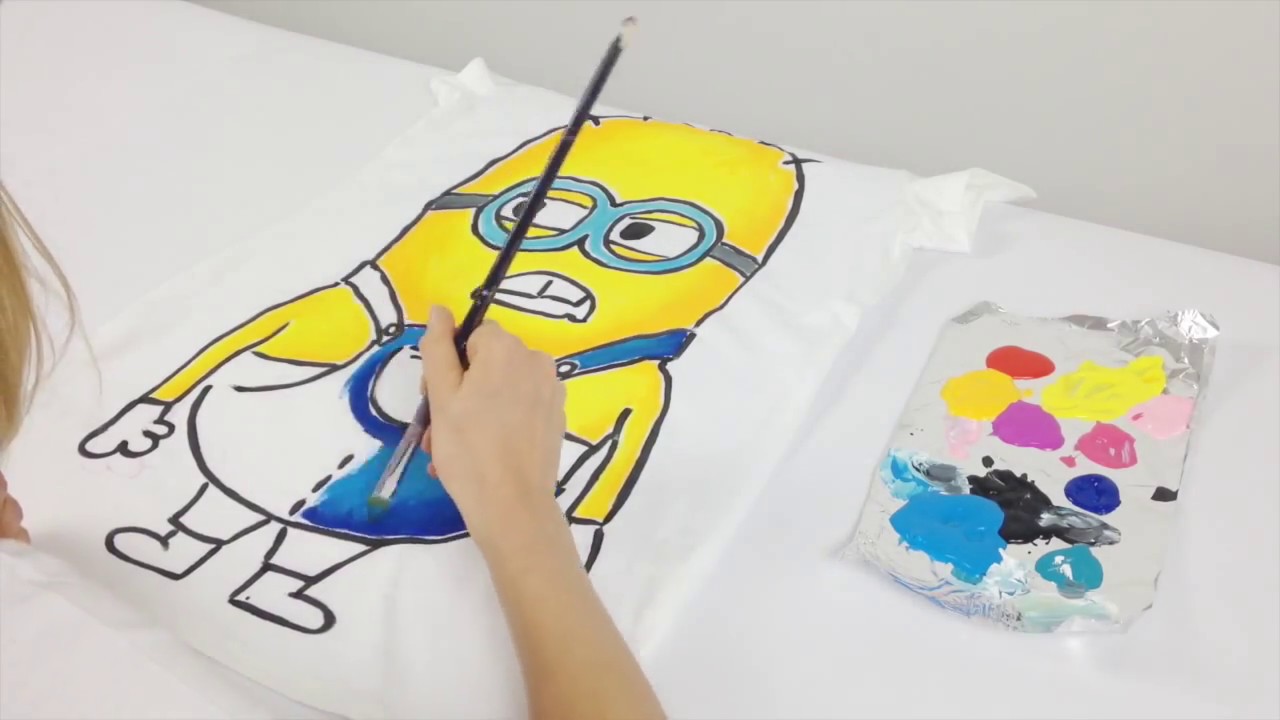1280x720 Drawing Minion On A T Shirt