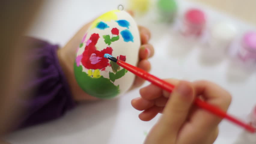 852x480 Learning To Draw. Child Decorates Easter Egg Stock Footage Video