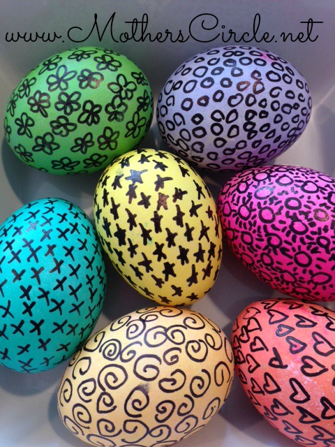480x640 Dying Easter Eggs Creatively