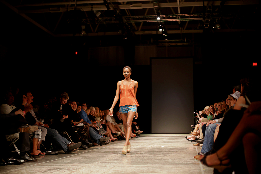 1000x667 Drawing The Line