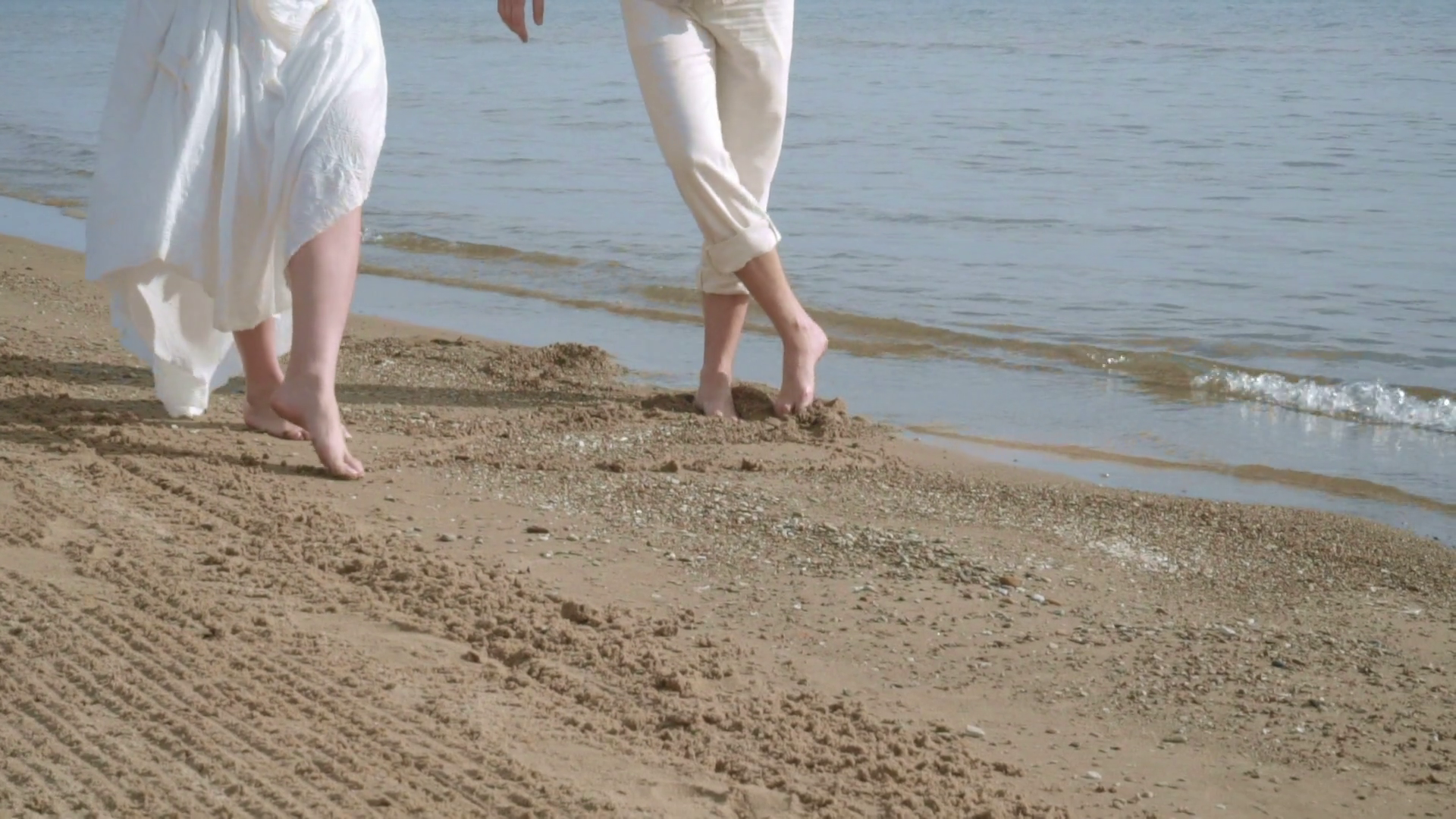 1920x1080 Pregnant Couple Having Fun On Beach. Feet Of Couple On Beach. Love