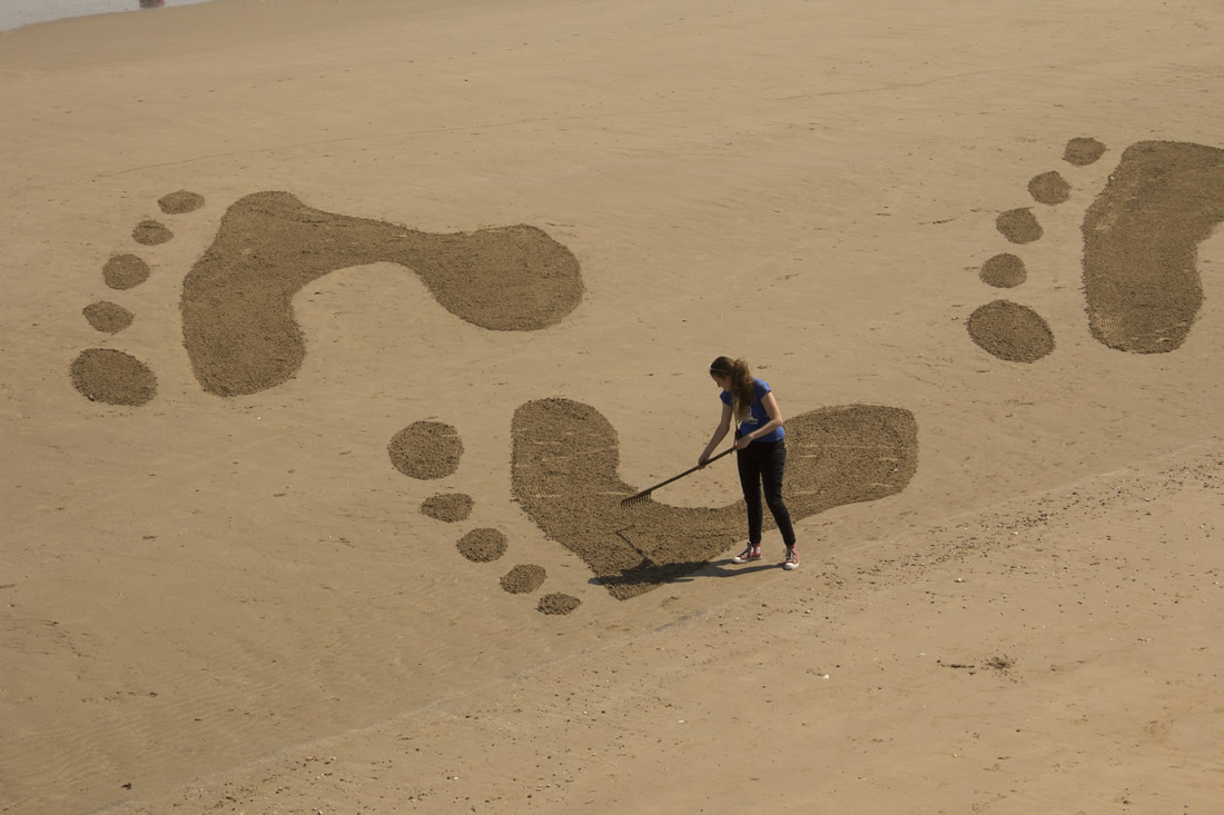 1100x733 Nspcc Legacy Footprints In The Sand