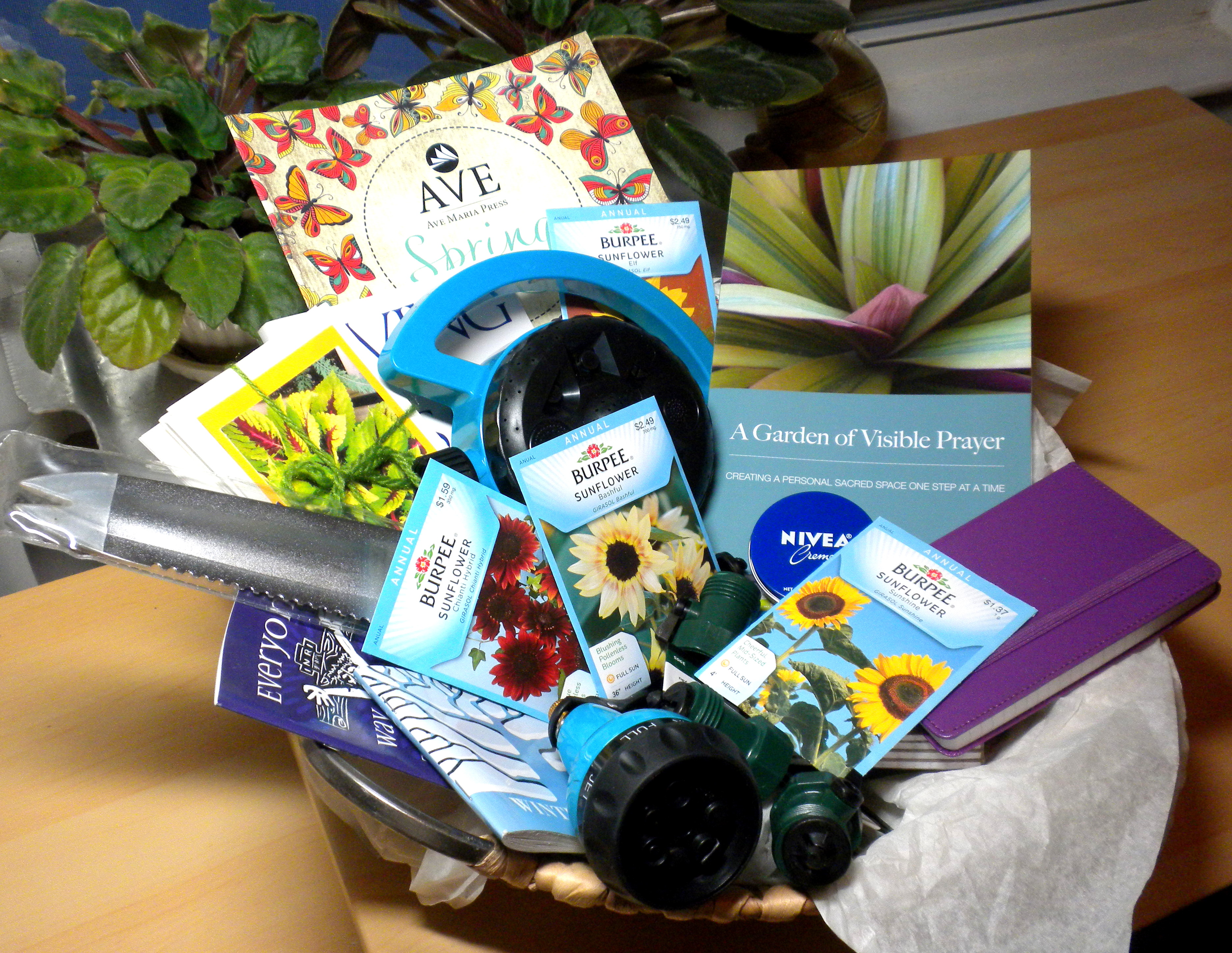 3741x2894 Gardener's Gift Basket Give Away, Only Three Days To Drawing!