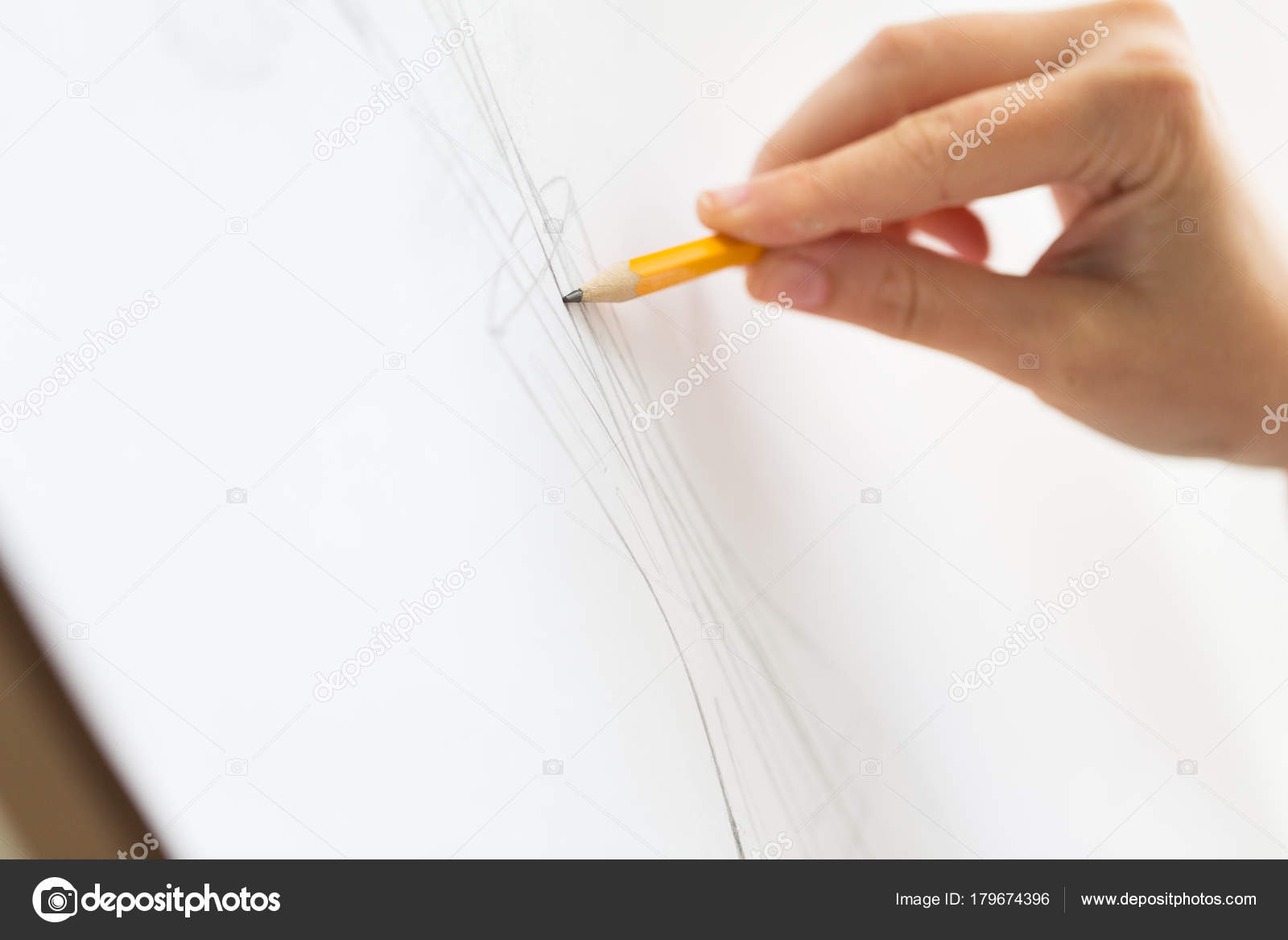 1600x1167 Artist With Pencil Drawing Picture