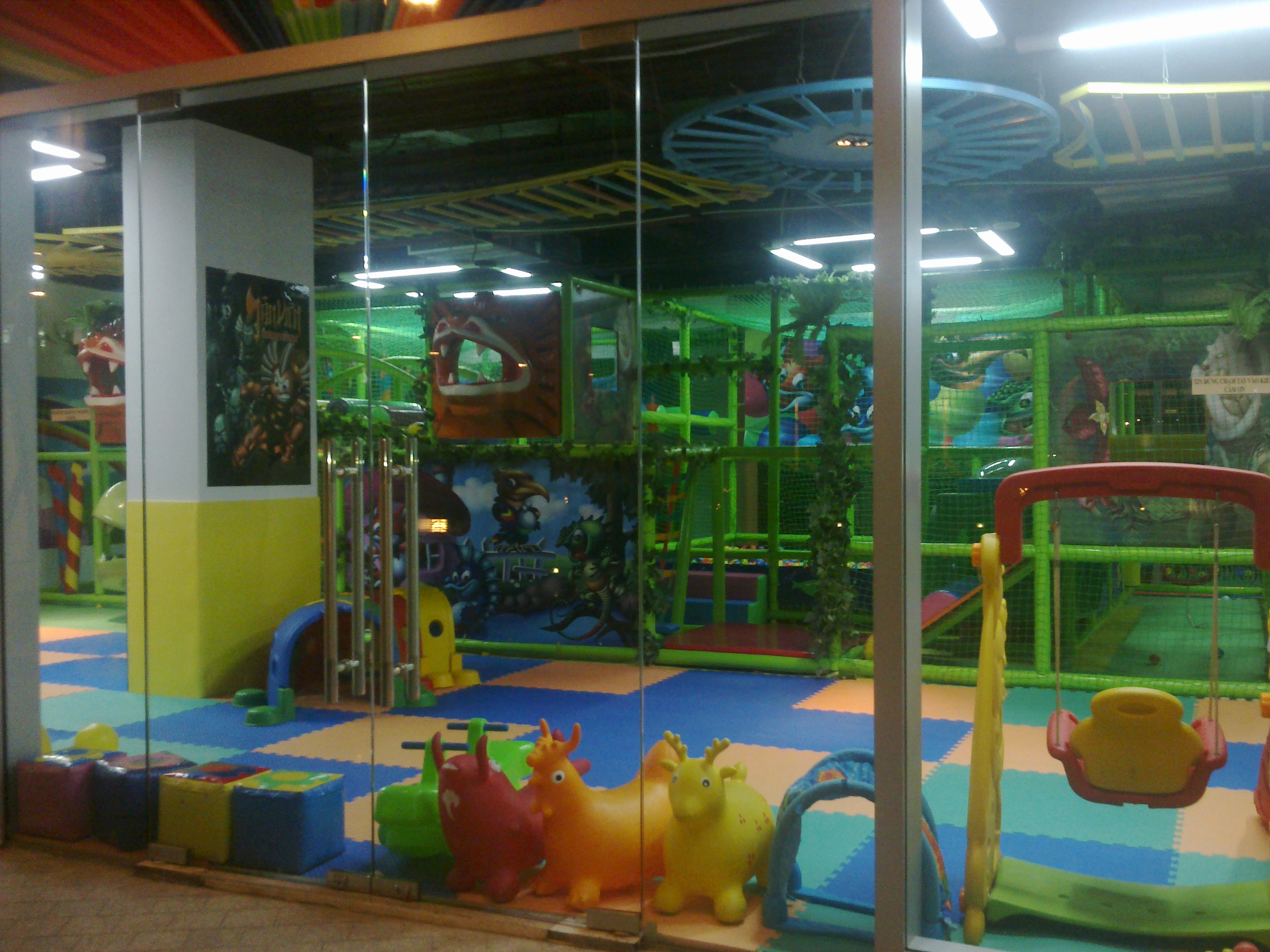 2592x1944 Hello Kids Children's Centre Hello Saigon!