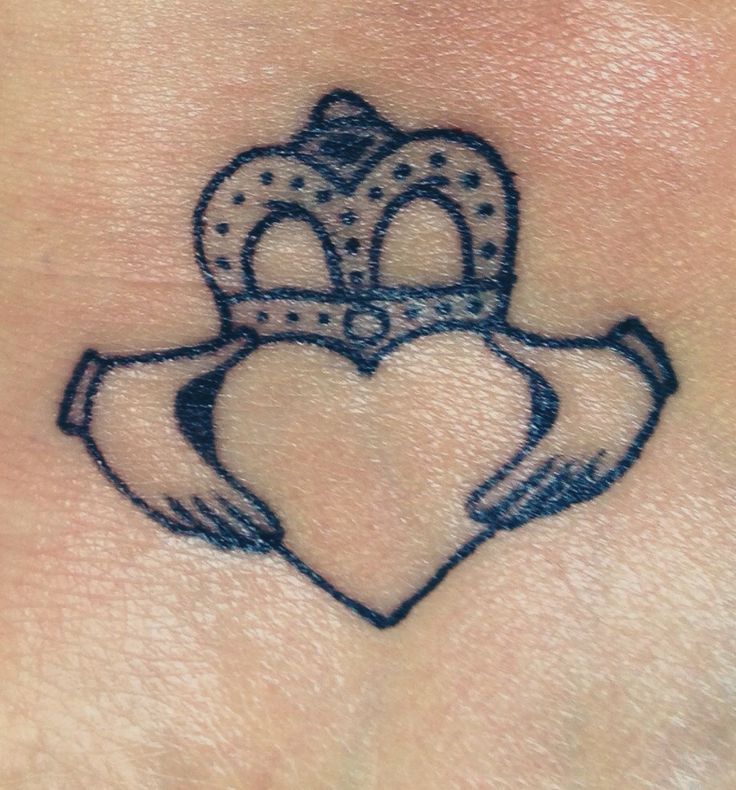 736x790 Irish Claddagh Tattoos