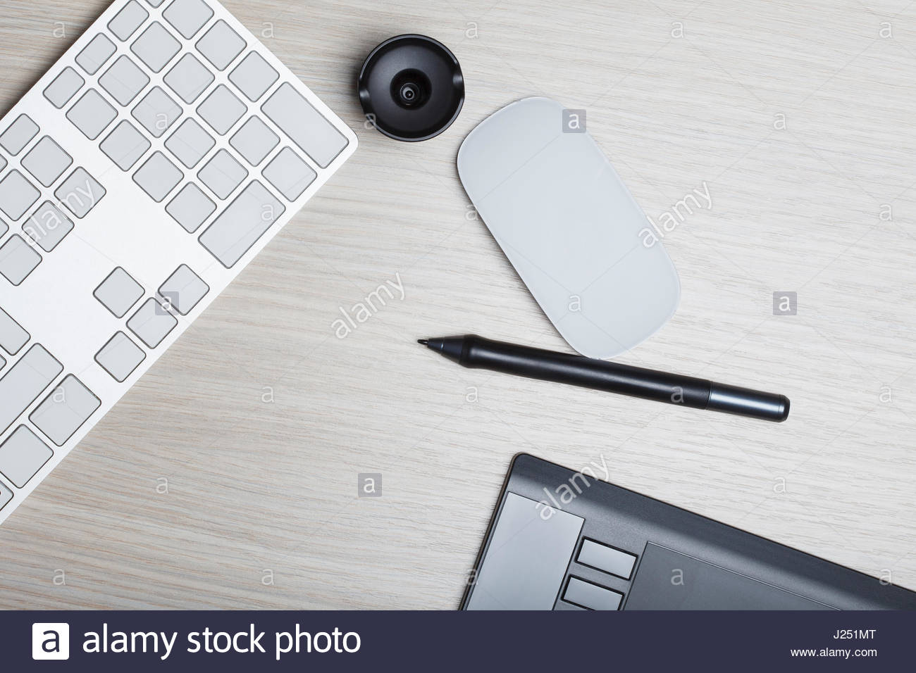 1300x956 Modern Designer Office Accessory With Mouse, Keyboard, Drawing Pad