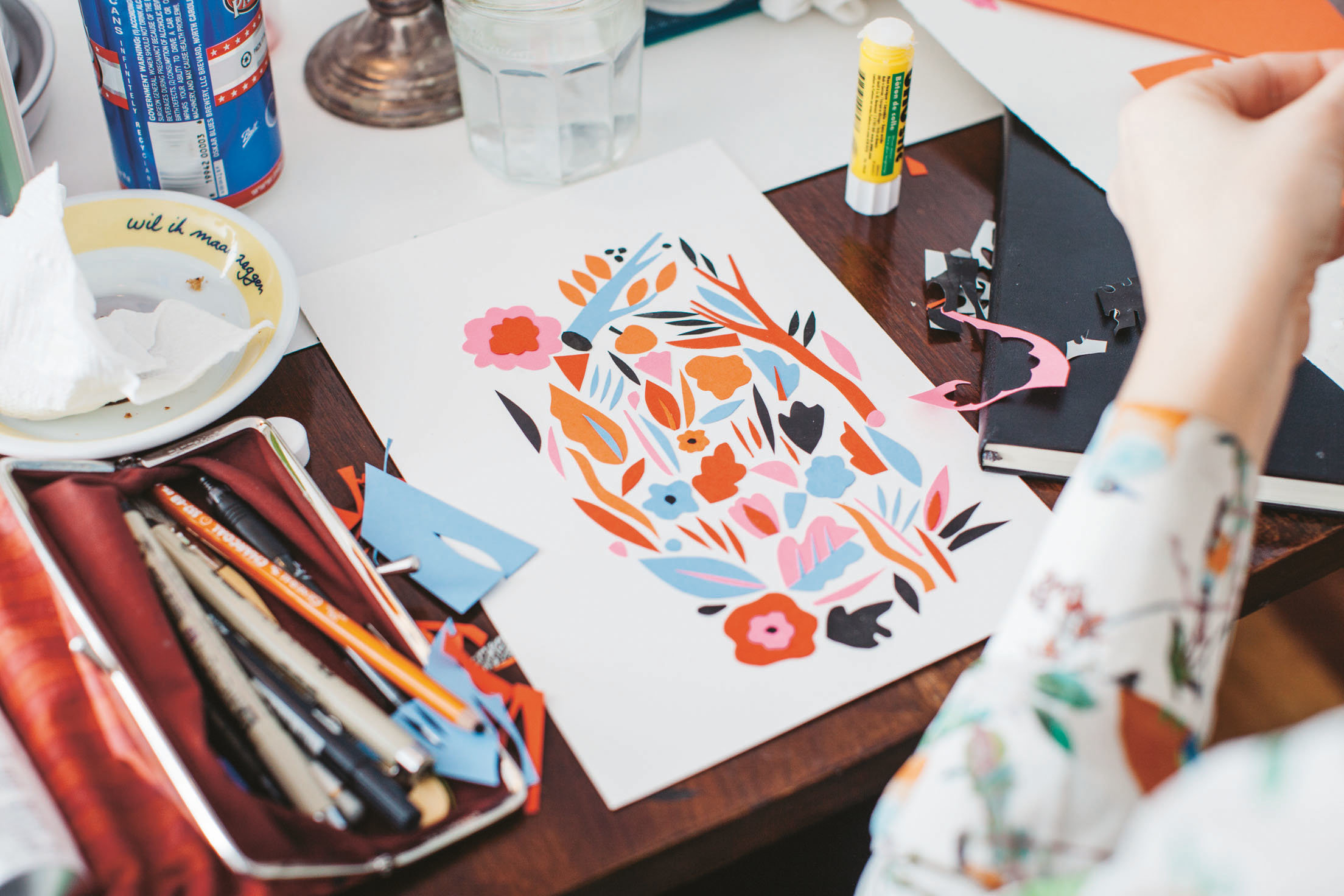 2208x1472 Here's Your Handy Guide To Organizing A Ladies Drawing Night