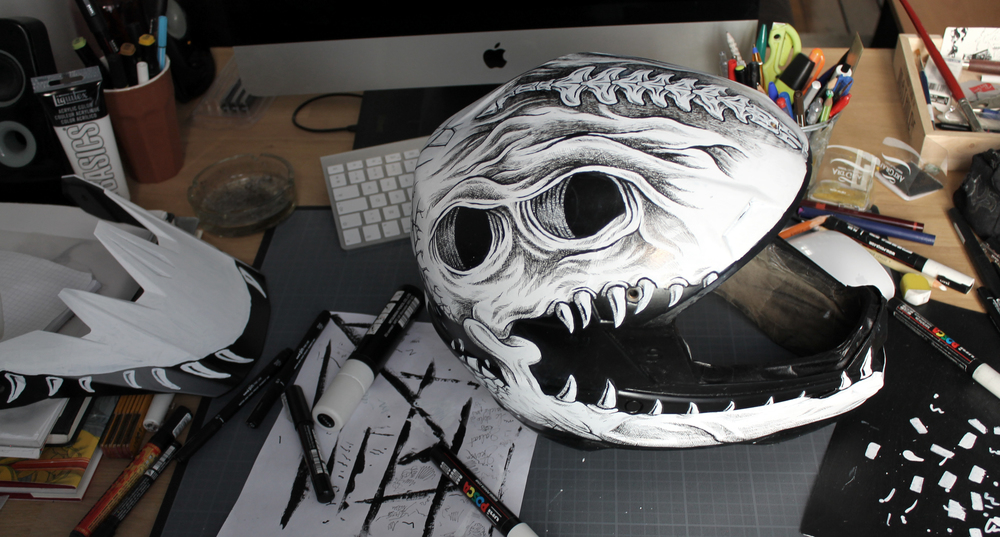 1000x537 Drawing On Helmet Steeven Salvat