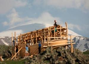 300x216 How Did Noah's Ark Float