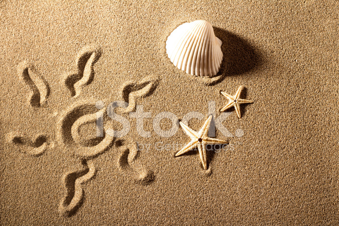660x440 Drawing Sun On Beach And Oyster Shell Stock Photos