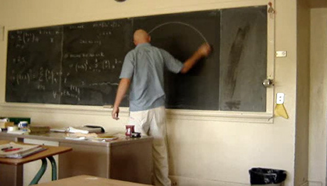 636x362 Math Professor Draws Perfect Freehand Circle On The Blackboard