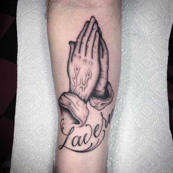 600x600 45 Praying Hands Tattoo Ideas And Meaning (2018)