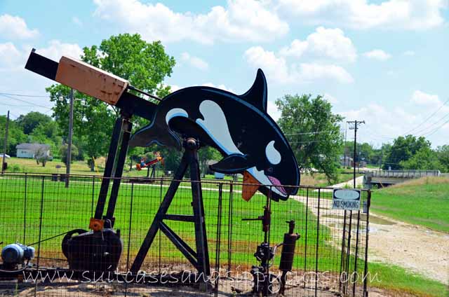 640x424 An Oilfield Pump Jack Made To Look Like A Grasshopper Agi