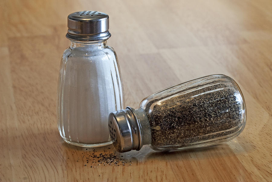 900x603 Salt And Pepper Shakers 1 Photograph By Steve Ohlsen