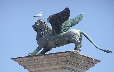 380x240 Chimera (Chimaera)