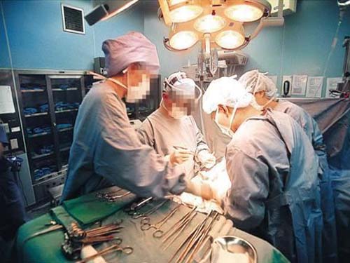 500x375 Plastic Surgery Drawing More Chinese To S. Korea