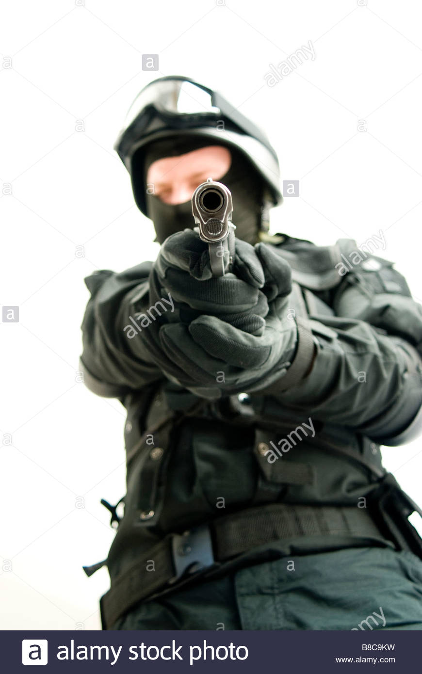 870x1390 Swat Police Officer Pistol Stock Photos Amp Swat Police Officer