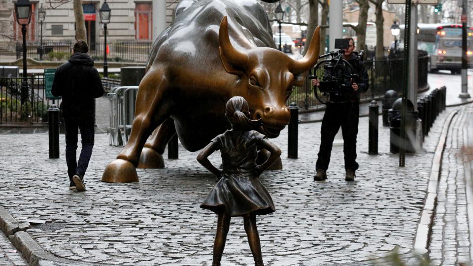 960x540 Women's Day Statue Of Little Girl Boldly Stares Down Wall Street