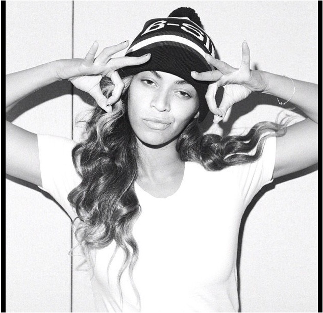 633x614 Beyonce Imagery Double A Ok 666 Hand Signs Illuminati Is Real