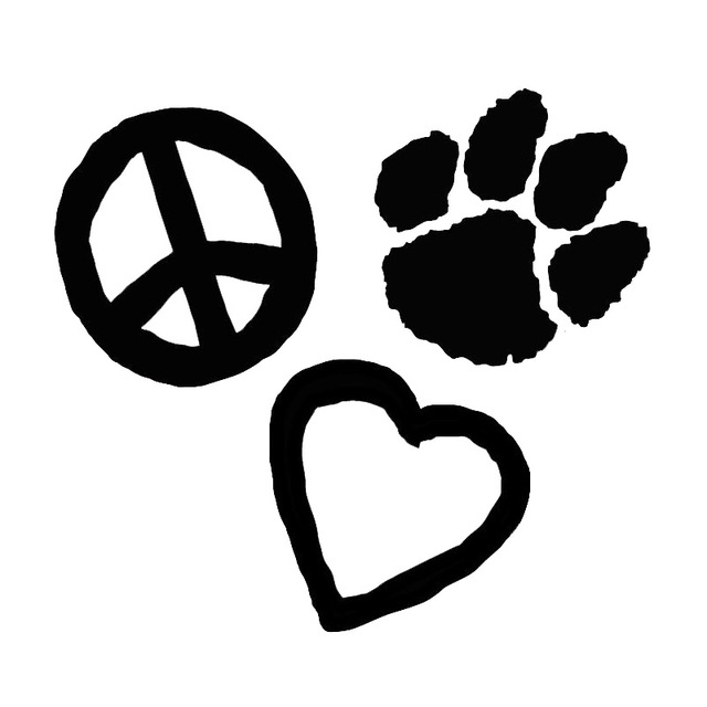 640x640 15.213.9cm Dog Or Cat Love Peace Paw Print Window Decoration