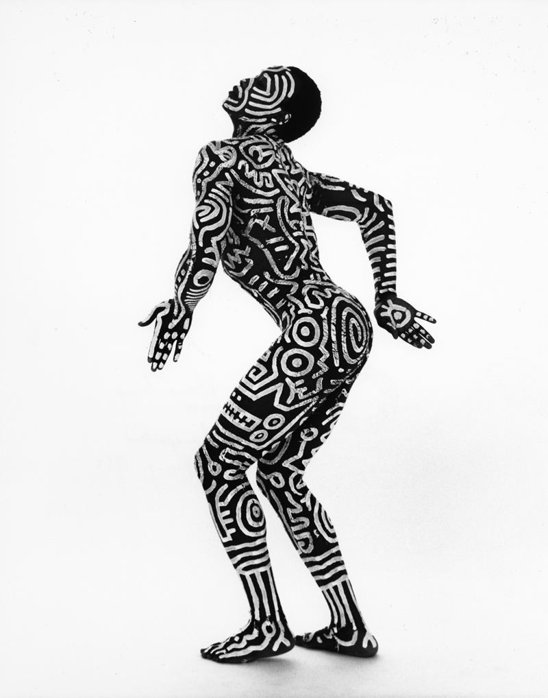 800x1018 Dancers, Visual Artists Share The Stage