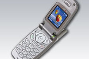 300x200 Flip Phone Simplicity Again Gets Attention From Some Users