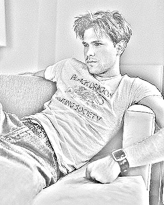 320x400 Favorite Male Character From The Vampire Diaries Series