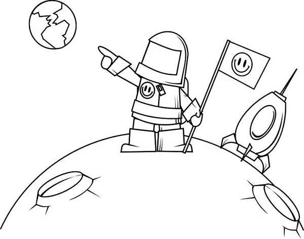600x473 An Astronaut Pointing Earth From The Moon Coloring Page