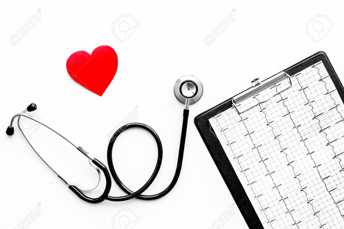 1300x866 To Diagnose Heart Disease. Heart Sign, Cardiogram, Stethoscope