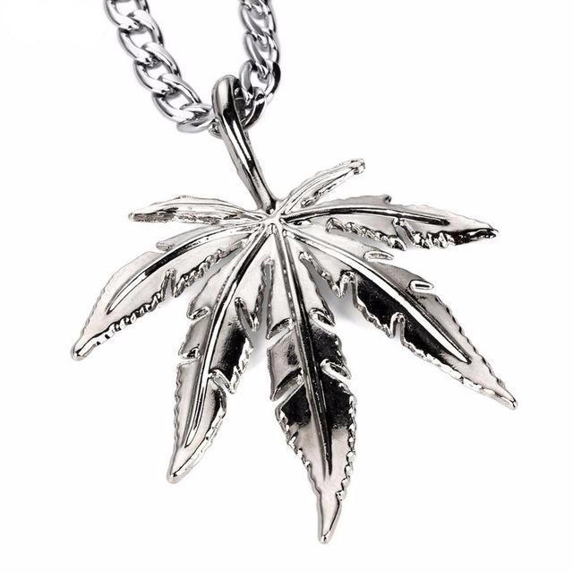 640x639 Fashion Weed Leaf Pendant