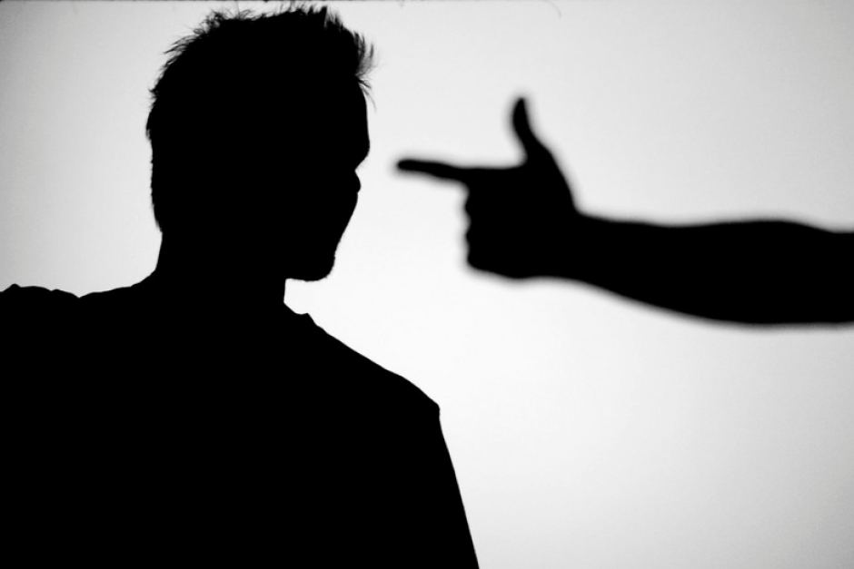 940x627 Gun Silhouette