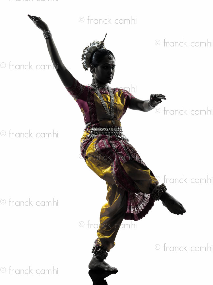 749x1000 The World's Best Photos Of Dancer And Sari