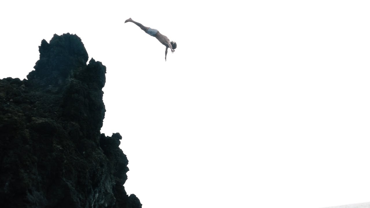 1280x720 Cliff Jumping Off Lava Rocks Maui, Hawaii