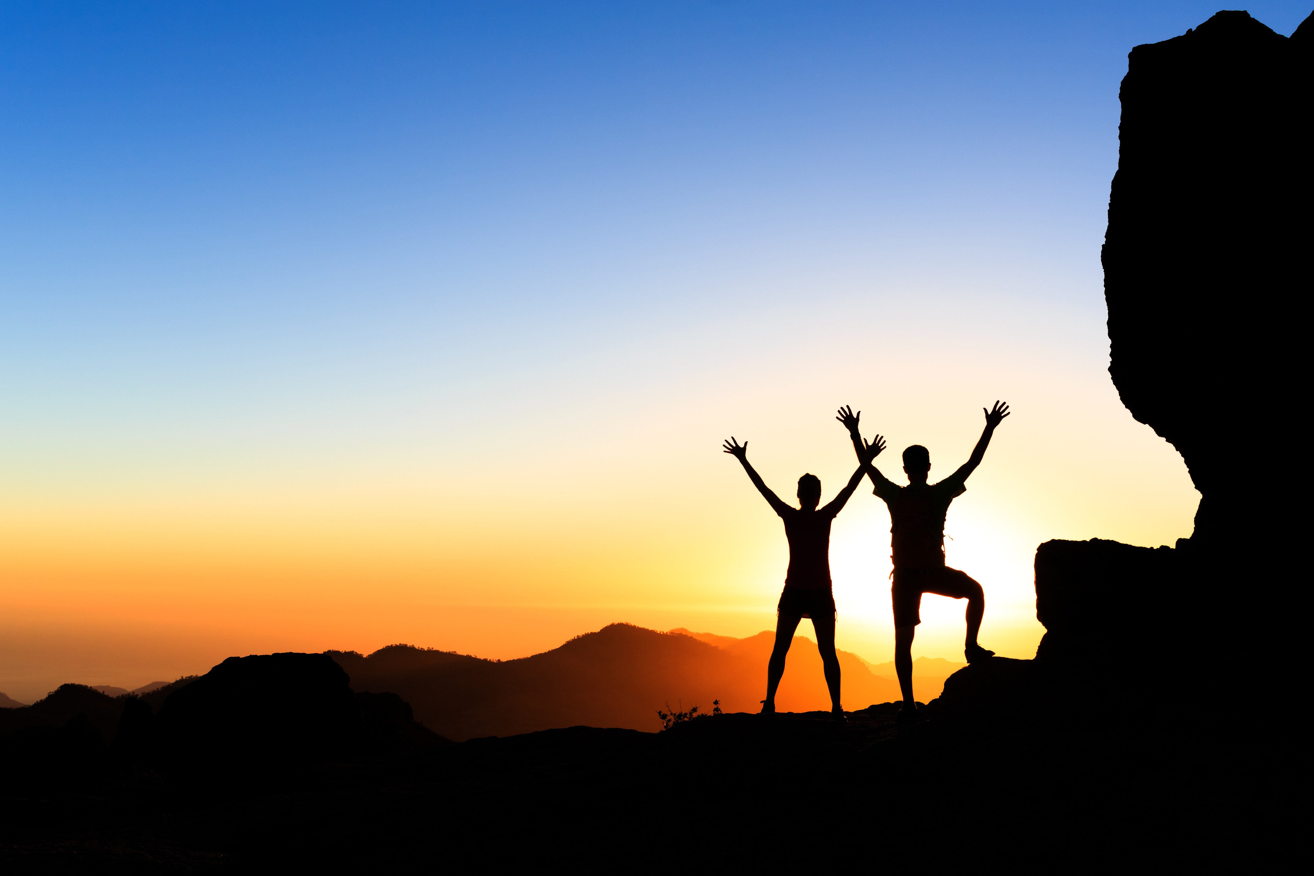 5034x3356 Couple Hikers Success Concept In Mountains Jfdi